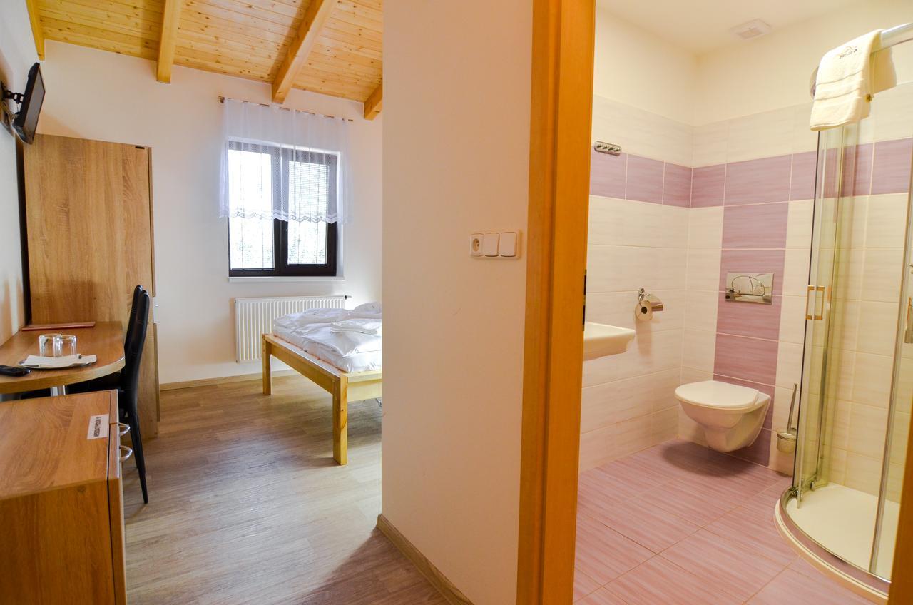Rodinny Wellness Hotel U Langru Dolni Vestonice Exterior photo