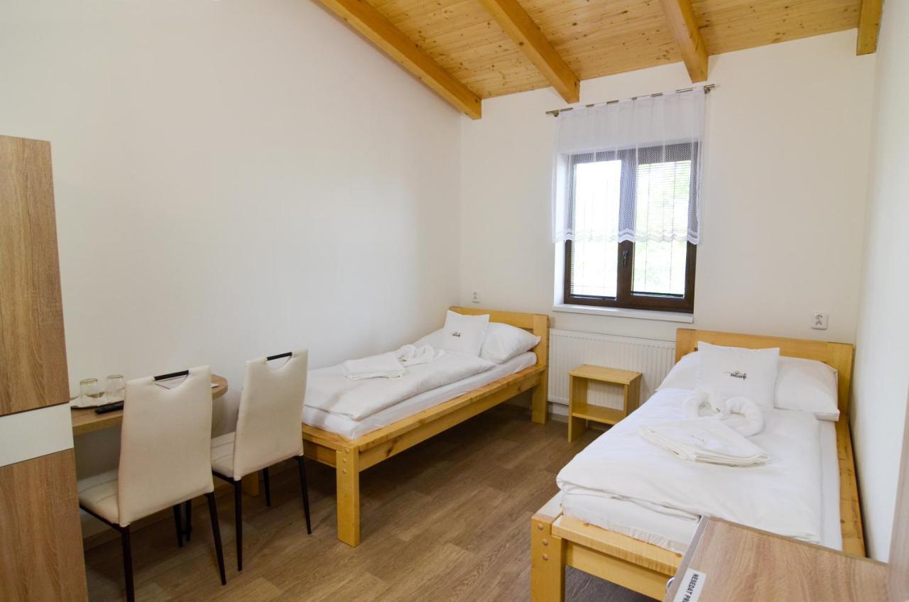 Rodinny Wellness Hotel U Langru Dolni Vestonice Exterior photo